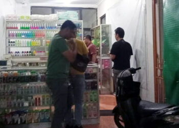 Penggerebekan toko obat ilegal di Tangerang