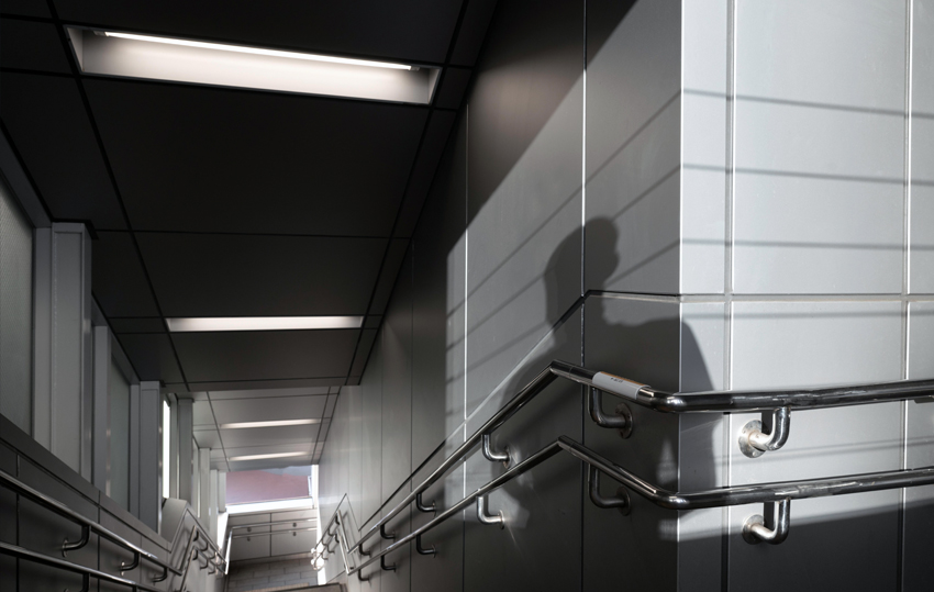 lorong tangga darurat RS St Carolus