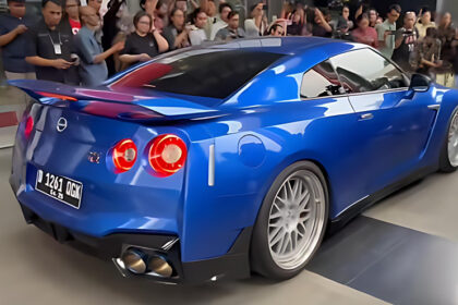 Mobil mewah dan Ducati noel disita KPK