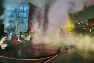 kebakaran mobil kontainer Tol Jakarta Merak